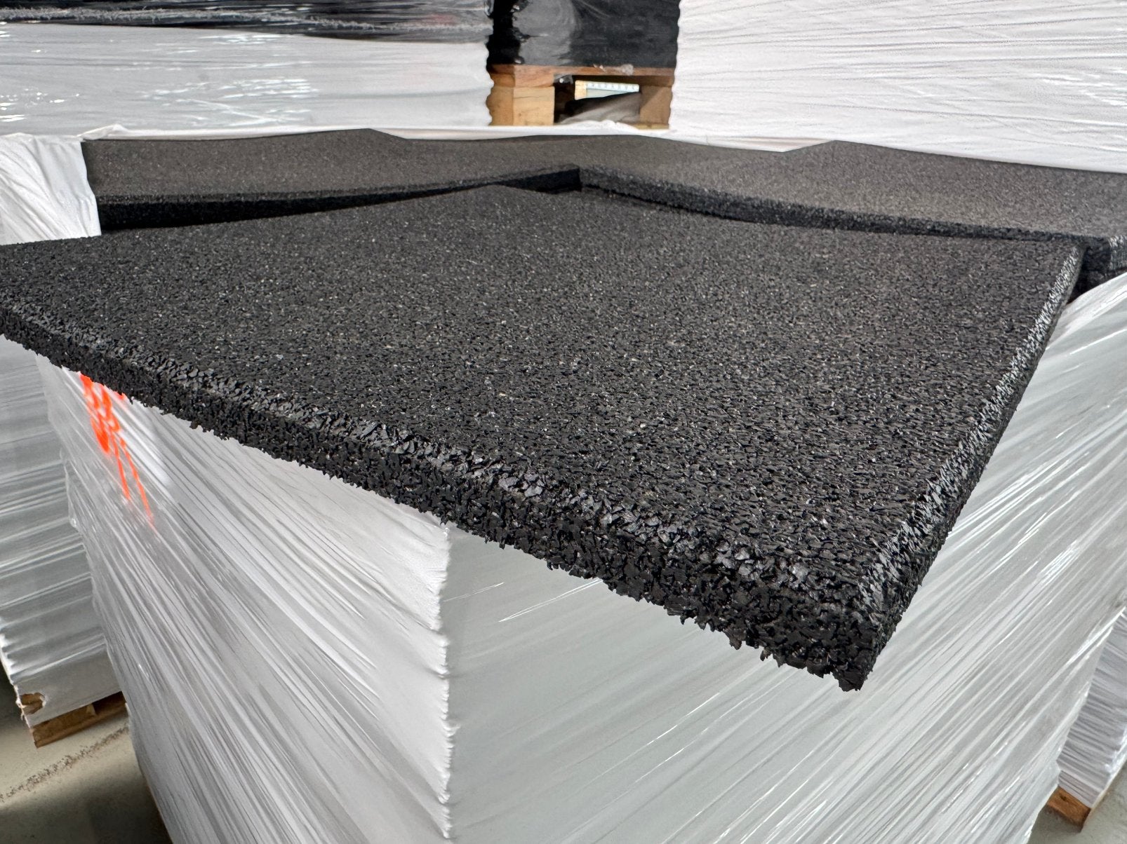 Rubber Sportvloer Tegels 50 x 50 x 2cm €4,- per stuk!, Ophalen, Nieuw, Boerhaaveweg 10, Fitnessmat