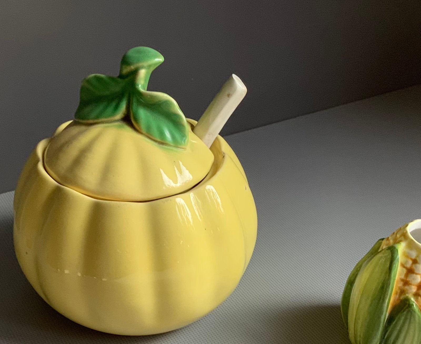 Prachtige vintage jampot gele pompoen met lepel, Ophalen of Verzenden