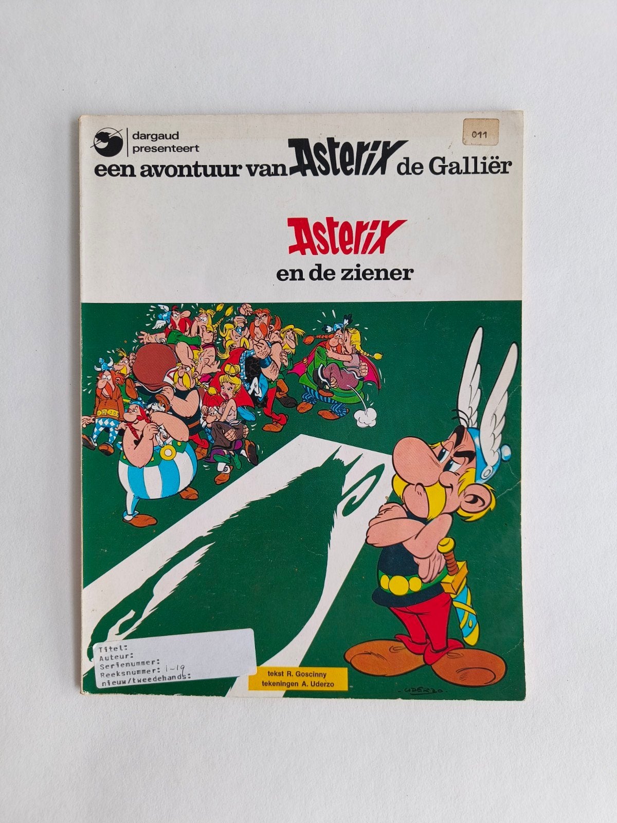 Asterix en de ziener - Eerste Druk 1974 (Amsterdam Boek) - S, Eén stripboek, Ophalen of Verzenden, Gelezen