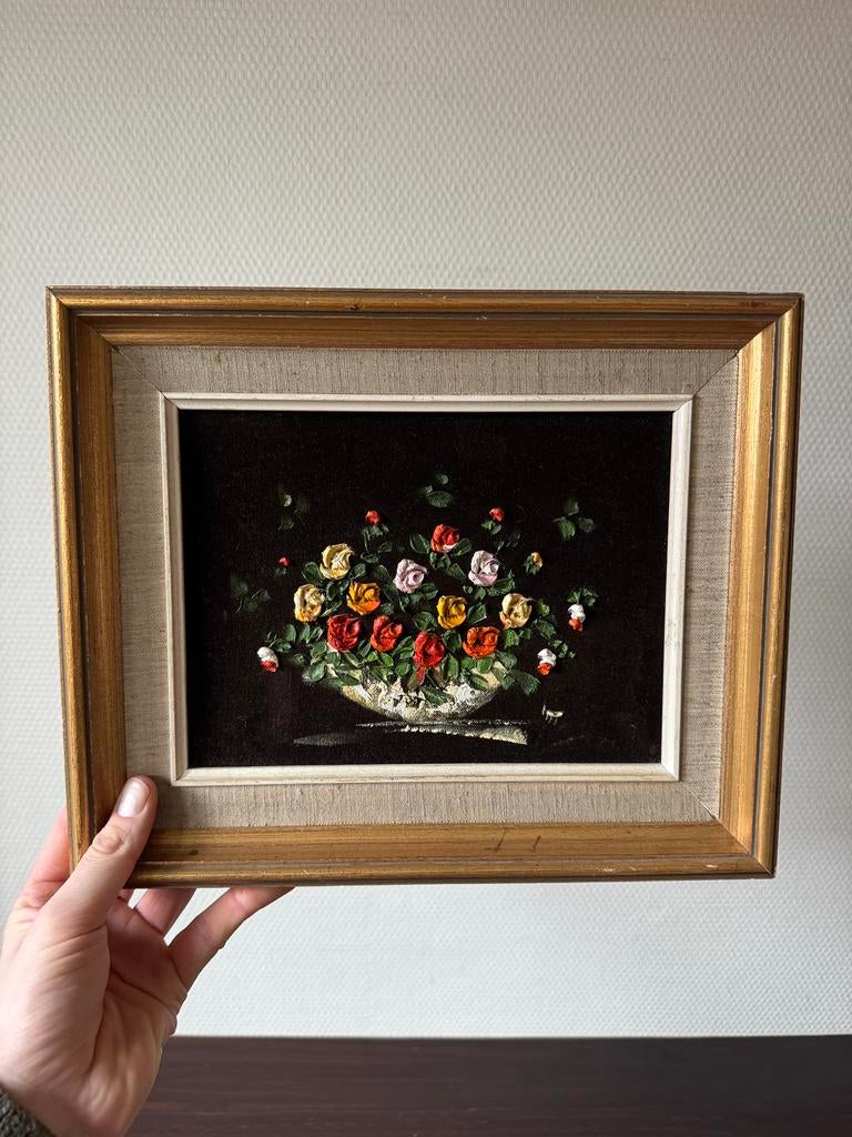 Vintage Schilderij op Stof Geschilderde Bloemen in Schaal, Minder dan 50 cm, Oorspronkelijke maker, Ophalen of Verzenden, Zo goed als nieuw