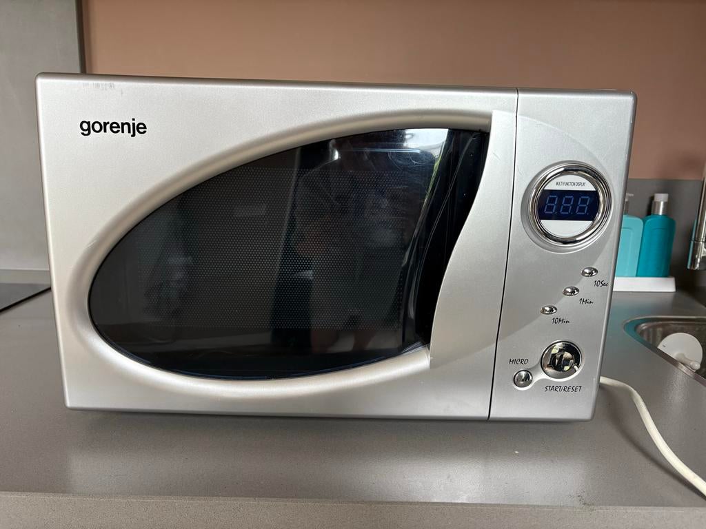 Gorenje Magnetron - Zilverkleurig en Compact, Witgoed en Apparatuur, Magnetrons, Ophalen, Gebruikt, Minder dan 45 cm, Magnetron