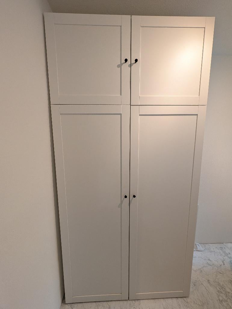 Luxe Witte IKEA Kledingkast - Stijlvol & Ruim, Ophalen, Met deur(en), Gebruikt, Overige materialen
