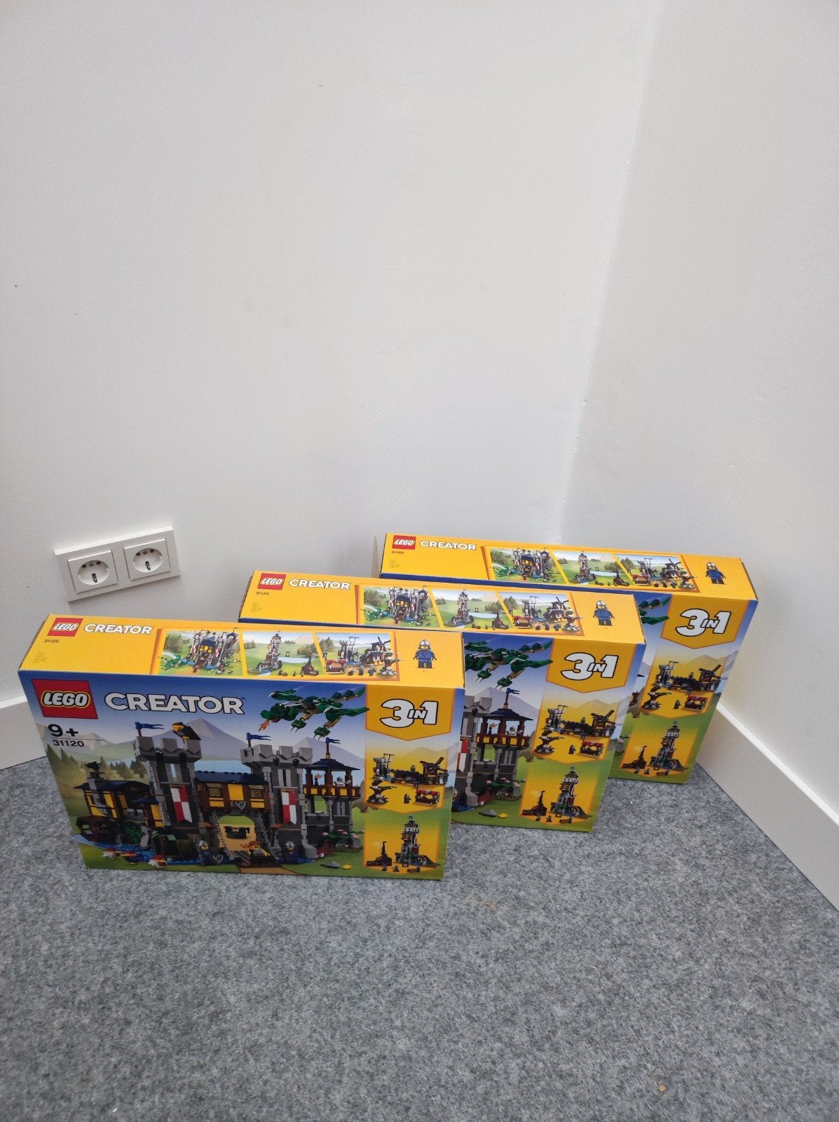 LEGO 31120 Middeleeuws Kasteel  3 dozen nieuw en verzegeld, Ophalen