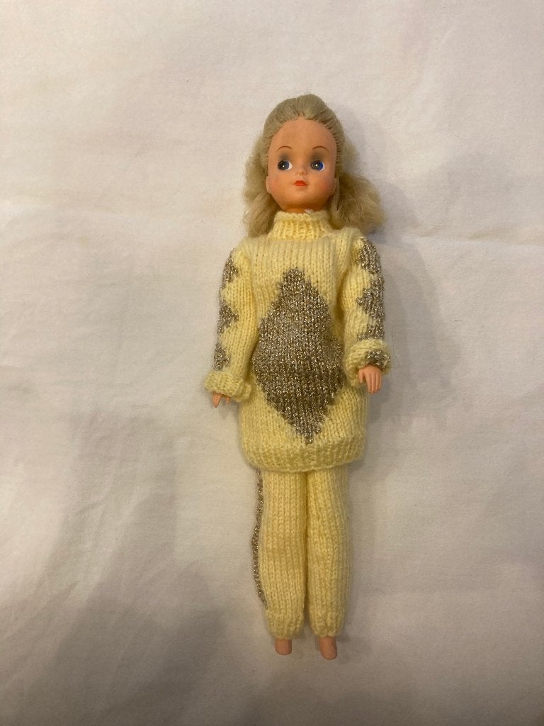 Fleur vintage barbie pop jaren 70-80 gebreide kleding set!, Ophalen of Verzenden, Zo goed als nieuw, Barbie