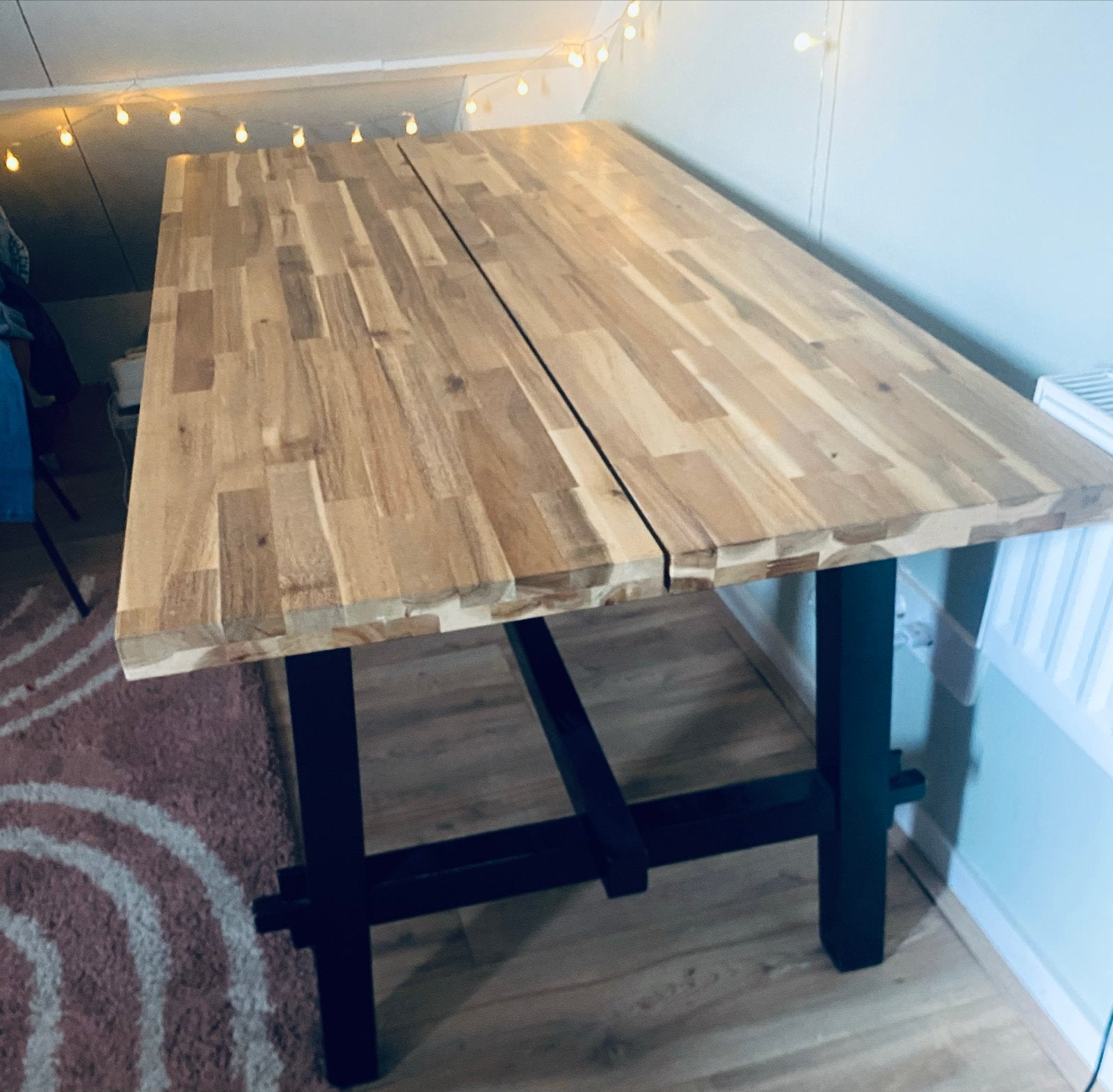 IKEA SKOGSTA eettafel, acacia/zwart, 160x81x74 cm, Ophalen, 50 tot 100 cm, Zo goed als nieuw, 150 tot 200 cm