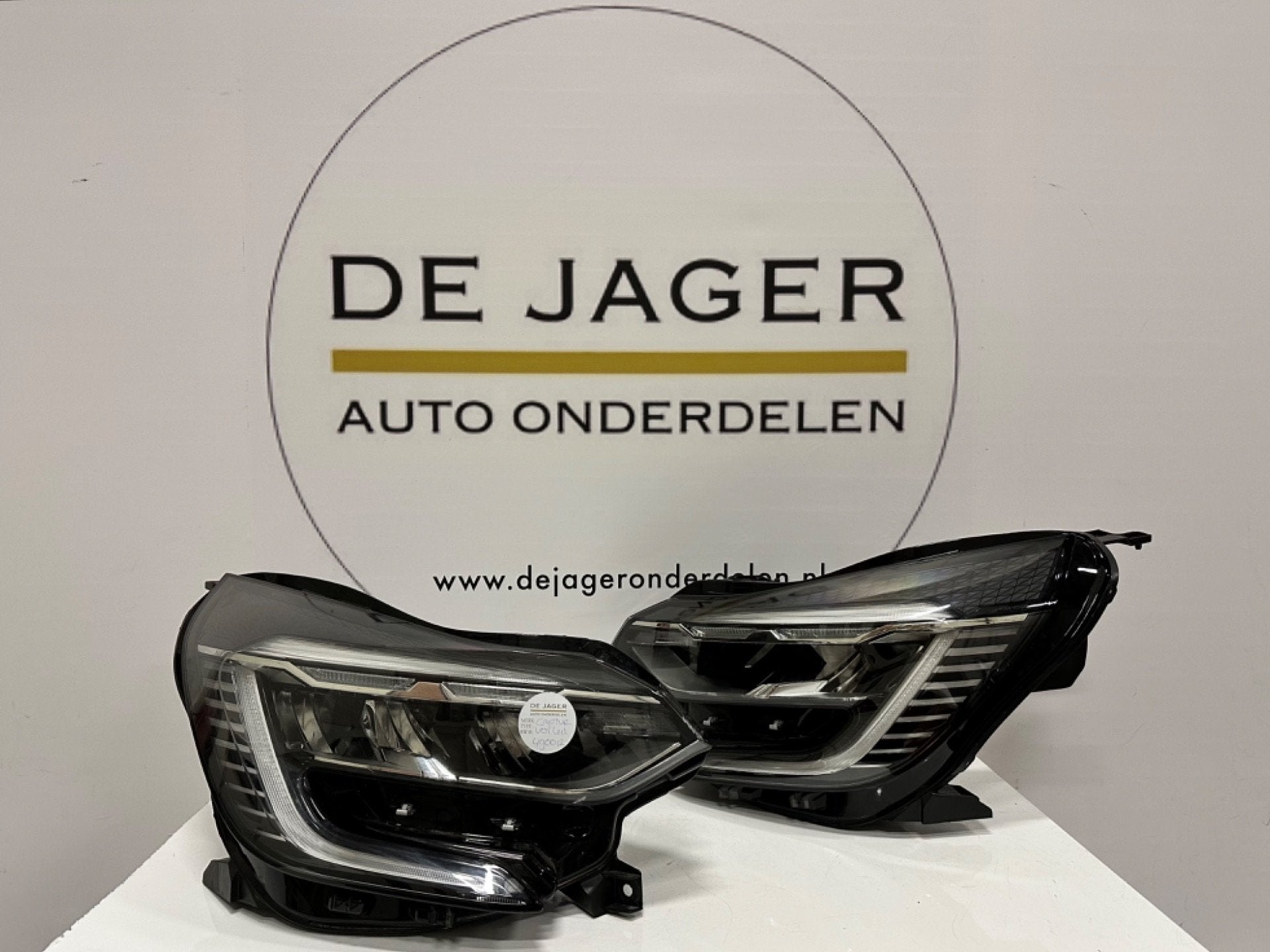 RENAULT CAPTUR II KOPLAMPEN SET LED PURE VISION, Renault Group, Gebruikt, Contact.group@renault.com, Renault