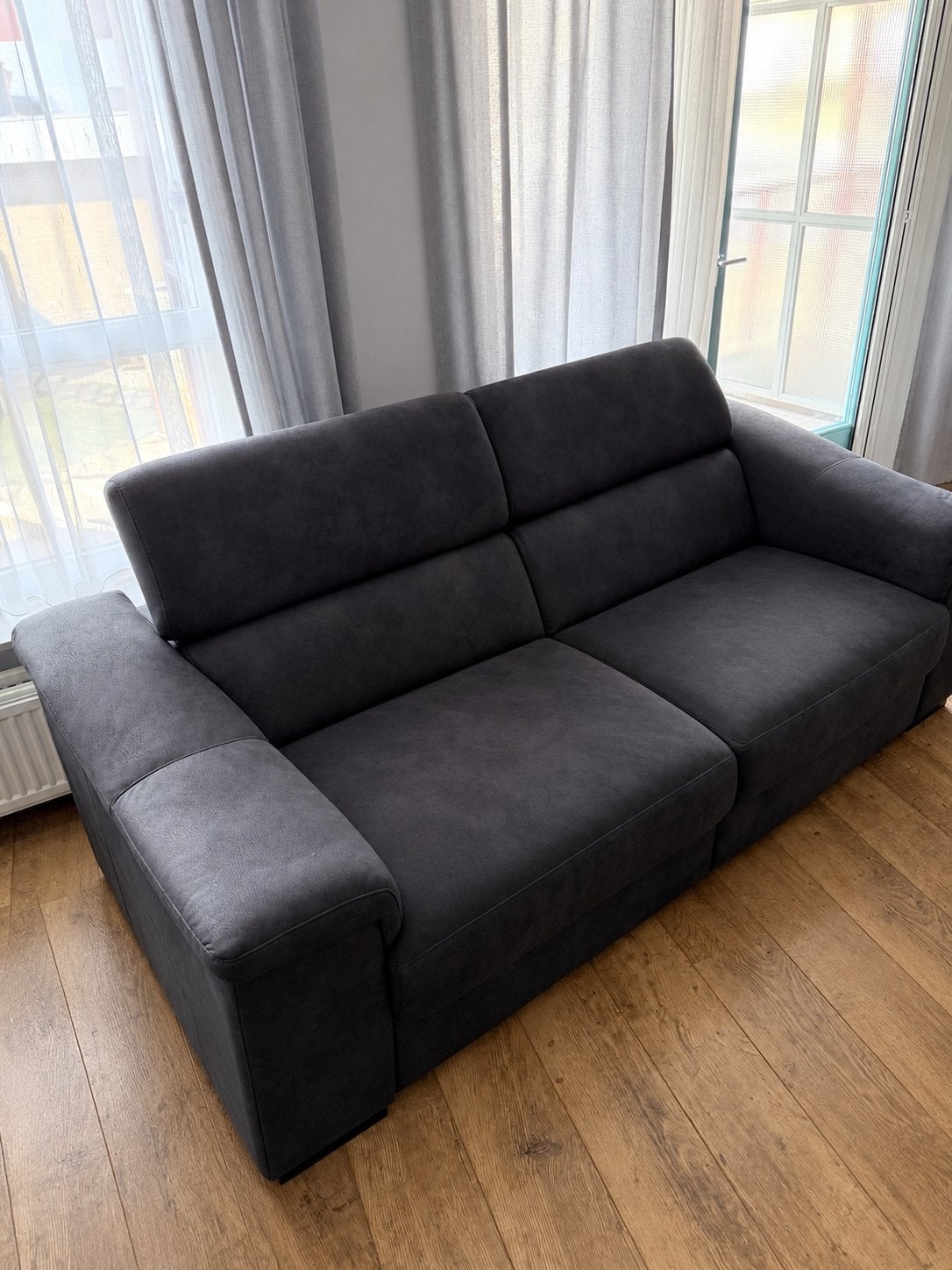 Mooie donkergrijze bank, Huis en Inrichting, Ophalen, 100 tot 125 cm, Tweepersoons, Zo goed als nieuw