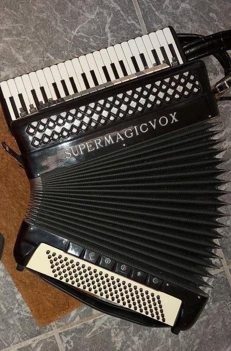 Supermagicvox 120 bas 4 korig, Muziek en Instrumenten, Accordeons, Ophalen, 120-bas, Overige merken