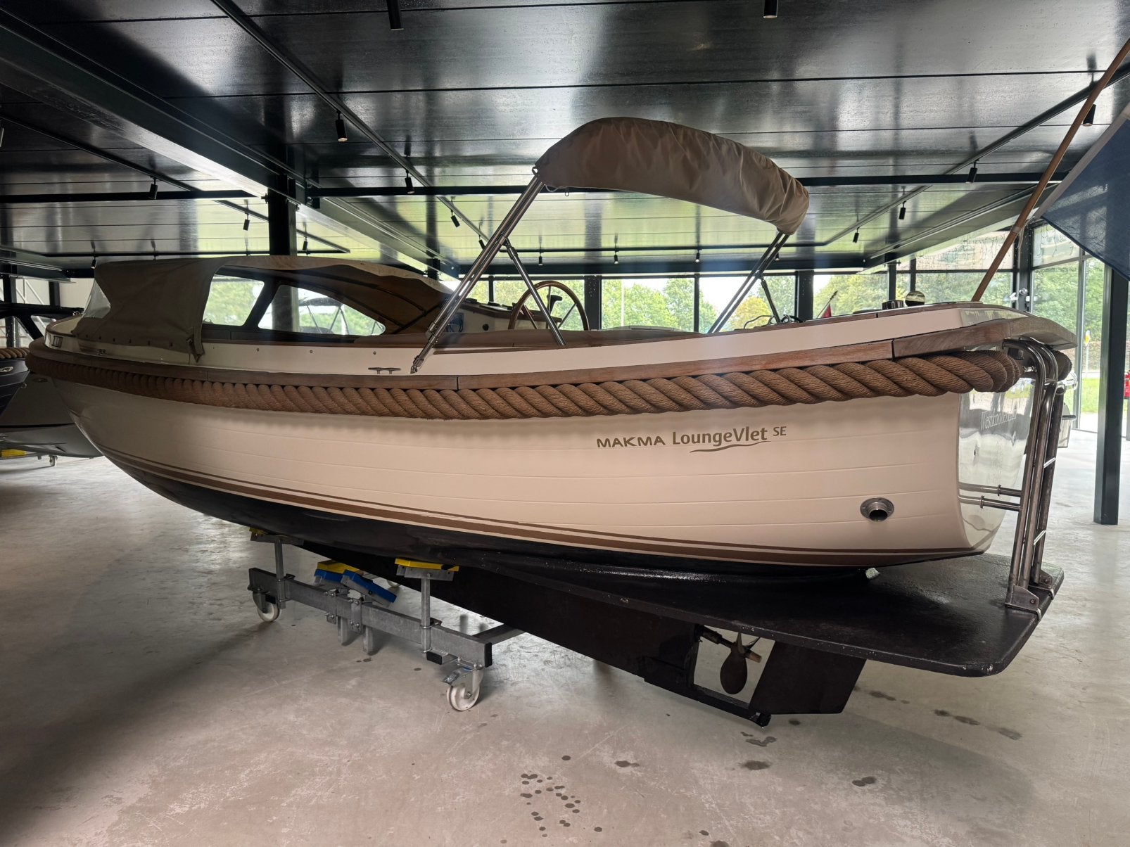 Makma Lounge Vlet 700 - Yanmar 3 Cilinder (Bj’2009), Info@admiraal-watersport.nl, Gebruikt, Westrak 15, Binnenboordmotor