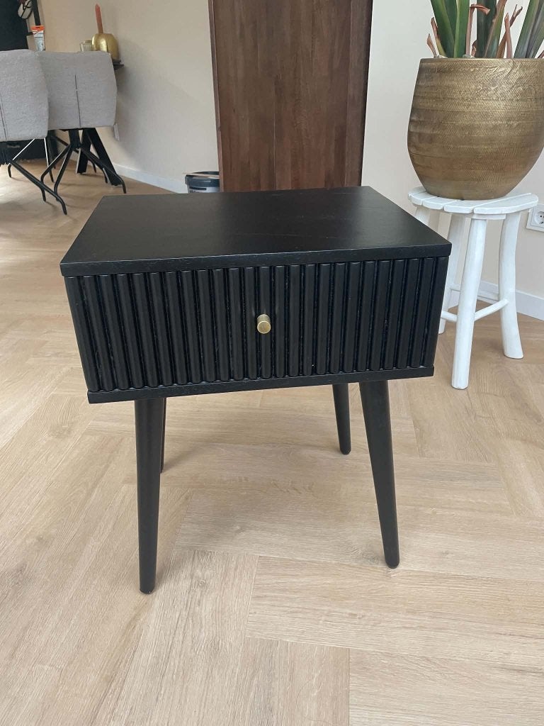 WoonExpress nachtkasje Sem, zwart mango hout, Ophalen, Minder dan 45 cm, Zo goed als nieuw, 70 cm of meer
