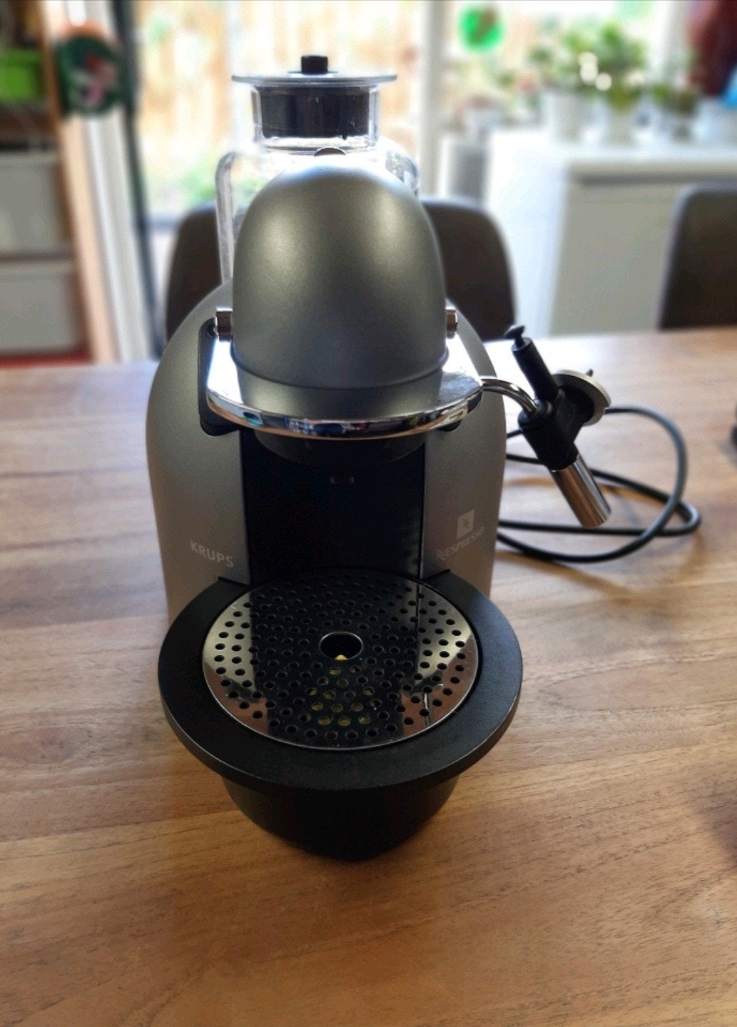 Krups Nespresso koffiemachine met capsulehouder, Ophalen, Espresso apparaat, Zo goed als nieuw, 1 kopje