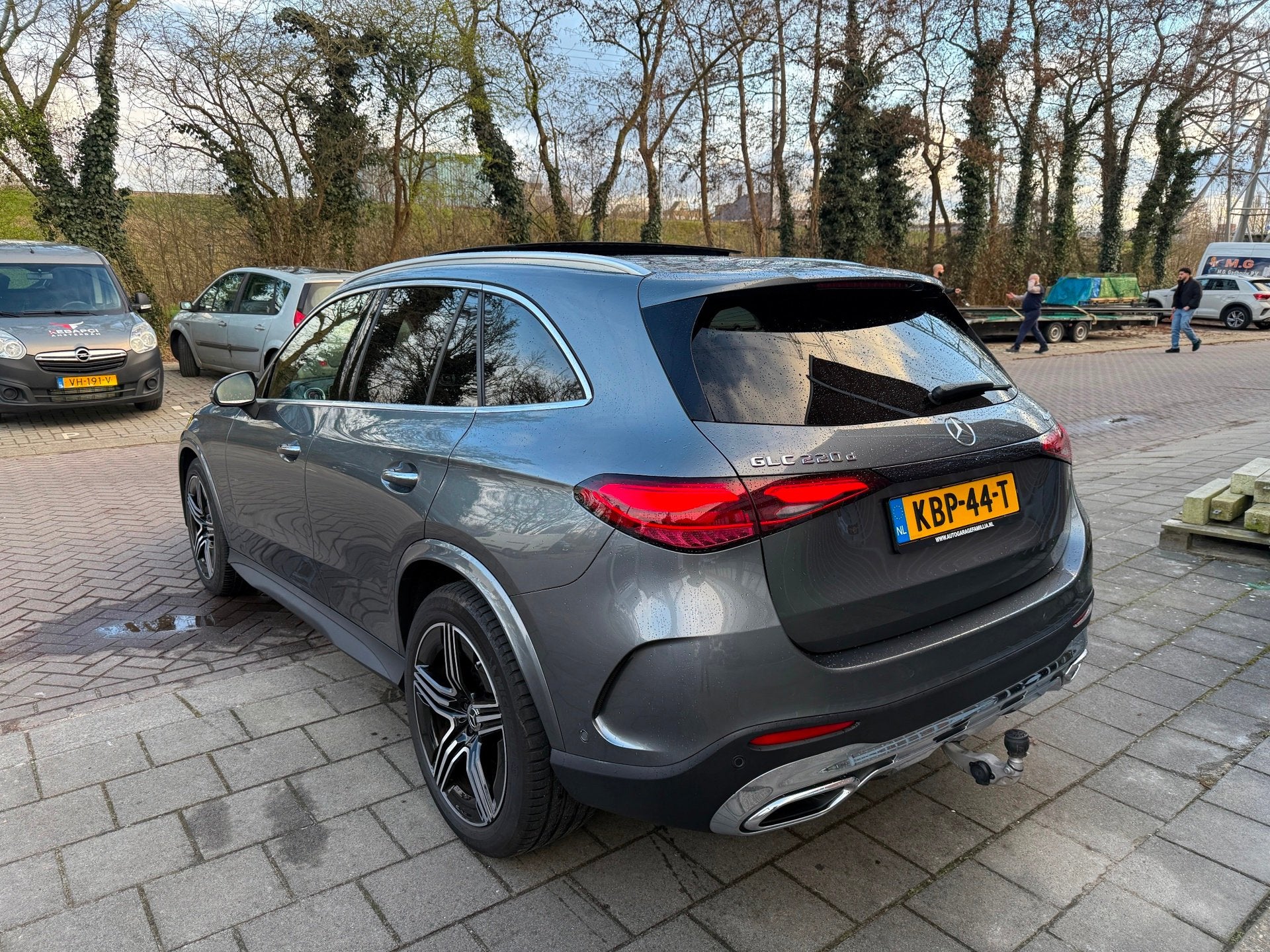 Mercedes-Benz GLC-klasse 220d 4MATIC AMG Line Panorama/Memor, Auto's, Dealer onderhouden, Gebruikt, 4 cilinders, 2500 kg
