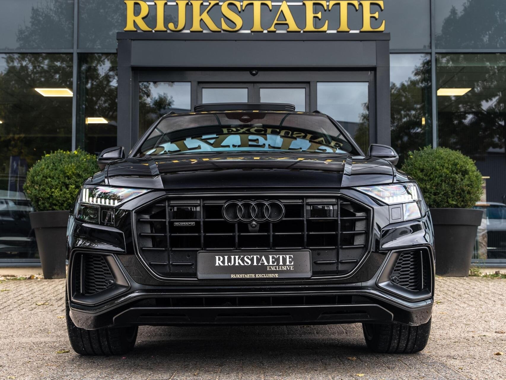 Audi Q8 55 TFSI Quattro S-Line|PANO|B&O|23'|SFEER|LUCHTV|360, Auto's, Automaat, Dealer onderhouden, 2995 cc, Met garantie (alle)