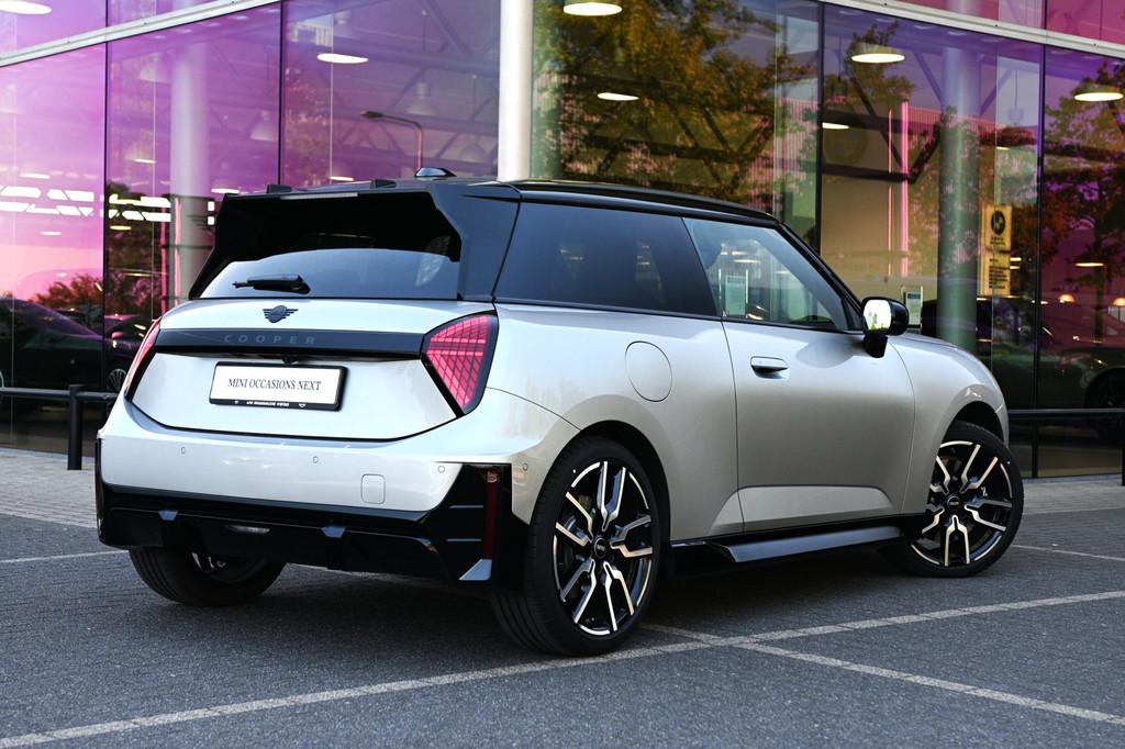MINI Hatchback Cooper E / John Cooper Works / Pakket M / 18", Auto's, Mini, Zwart, 4 stoelen, Leder en Stof, Origineel Nederlands