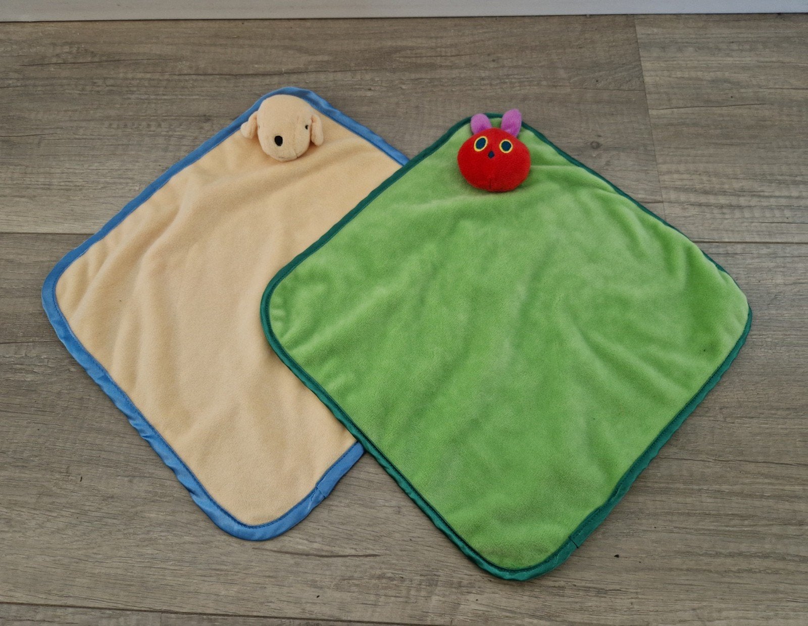 Knuffeldoek knuffeldoekje rupsje nooitgenoeg dribbel hond, Ophalen of Verzenden, Zo goed als nieuw, Hond
