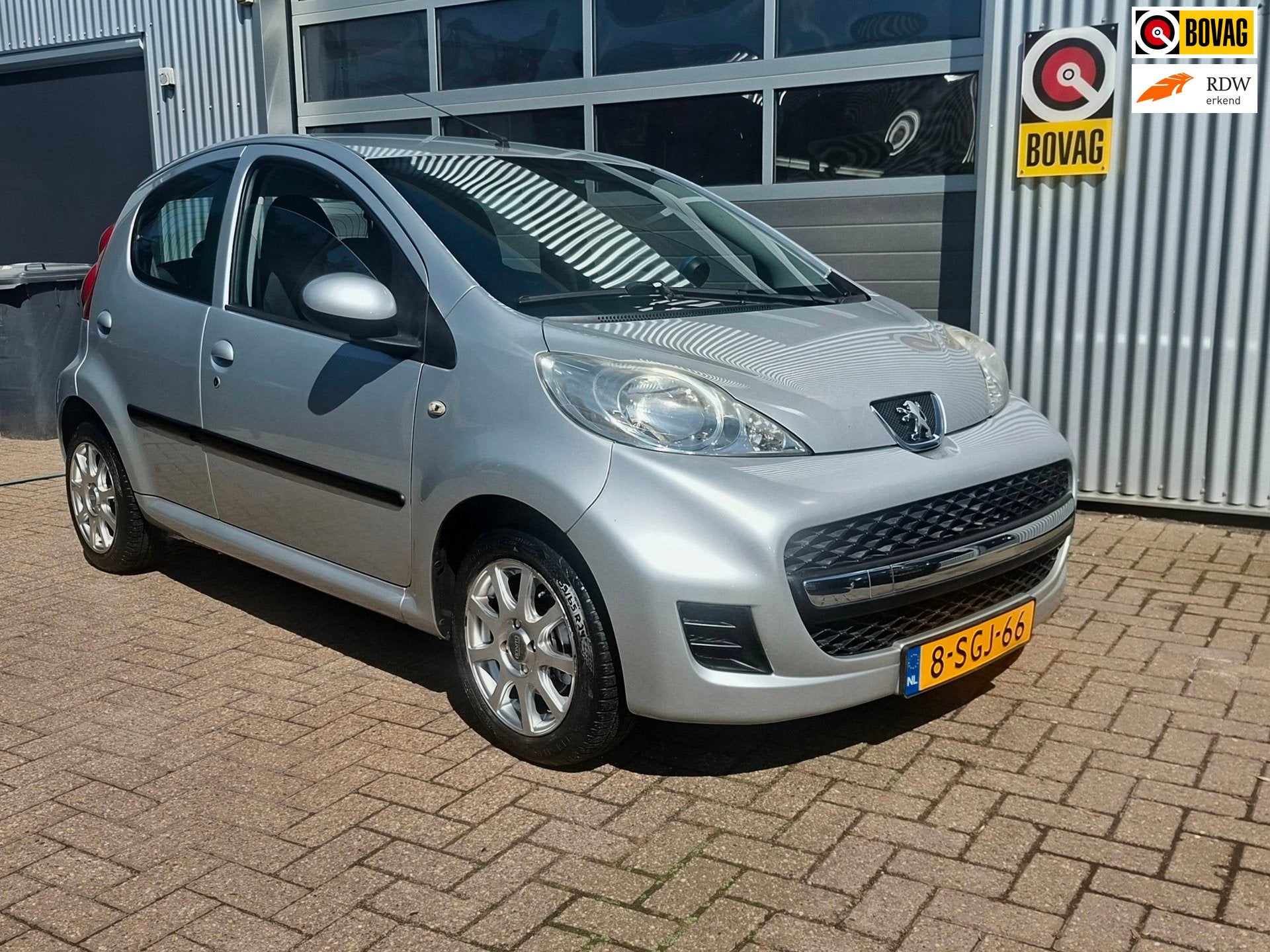 Peugeot 107 1.0-12V Urban Move Airco 5 Deurs Lichtmetalen ve, Voorwielaandrijving, Gebruikt, 4 stoelen, Bedrijf