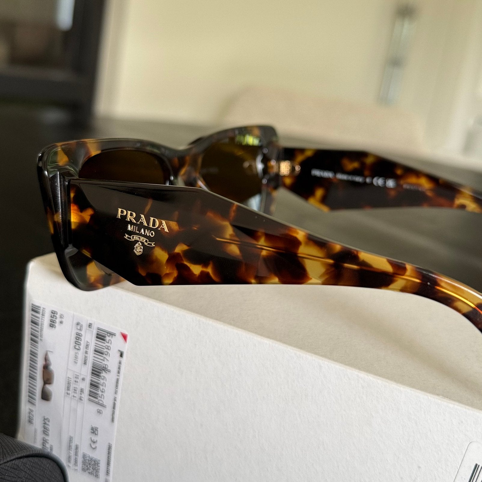 Prada zonnebril PR08YS Honey Tortoise, Zonnebril, Ophalen of Verzenden, Zo goed als nieuw, Prada
