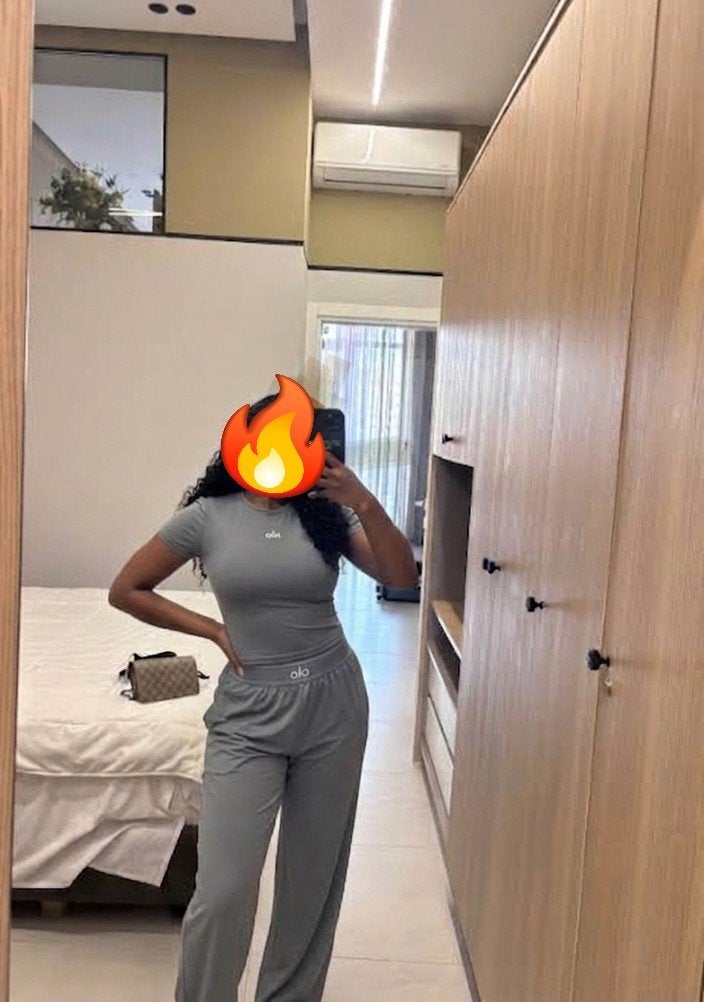 Grijze Alo Yoga setje - Top en Broek in maat S, Kleding | Dames, Alo Yoga, Ophalen of Verzenden, Zo goed als nieuw, Maat 36 (S)