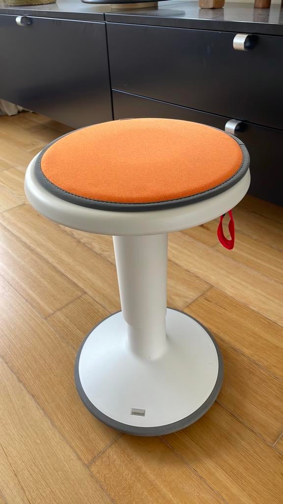 Interstuhl kruk met oranje kussentje, Ophalen of Verzenden, Zo goed als nieuw, Kunststof