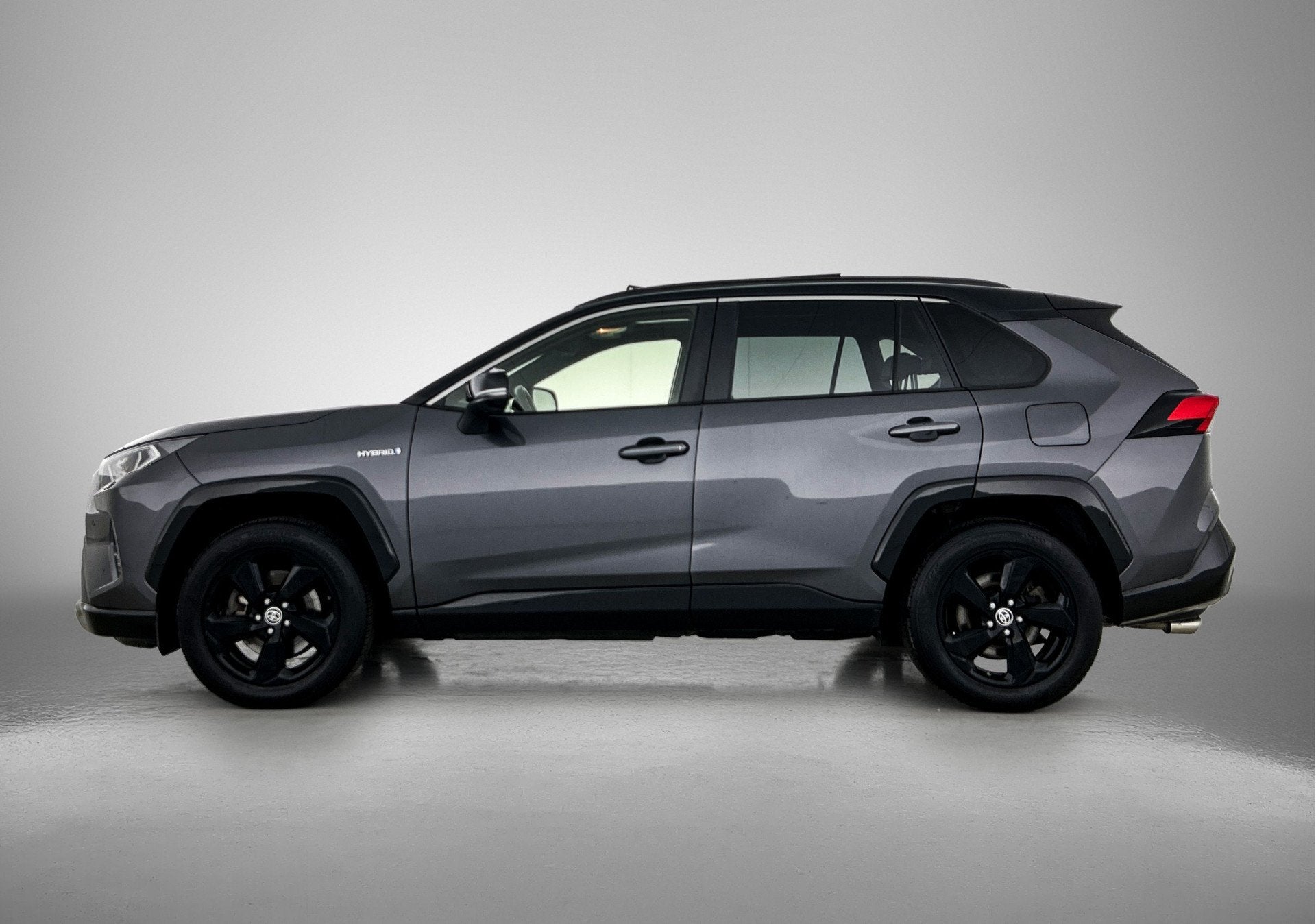 Foto 3 van Toyota RAV4 2.5 Hybrid AWD Bi-Tone | Schuif/kantel dak | 360