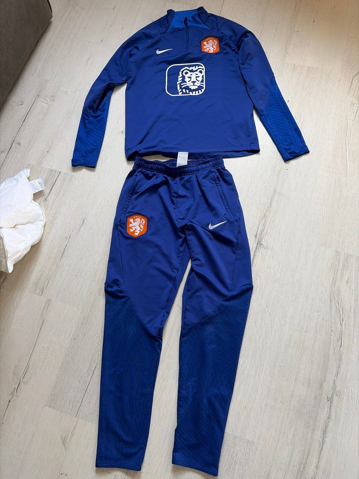 Nike KNVB Trainingspak Maat 158-170 (XL), Ophalen of Verzenden, Gebruikt, Jongen, Sport- of Zwemkleding
