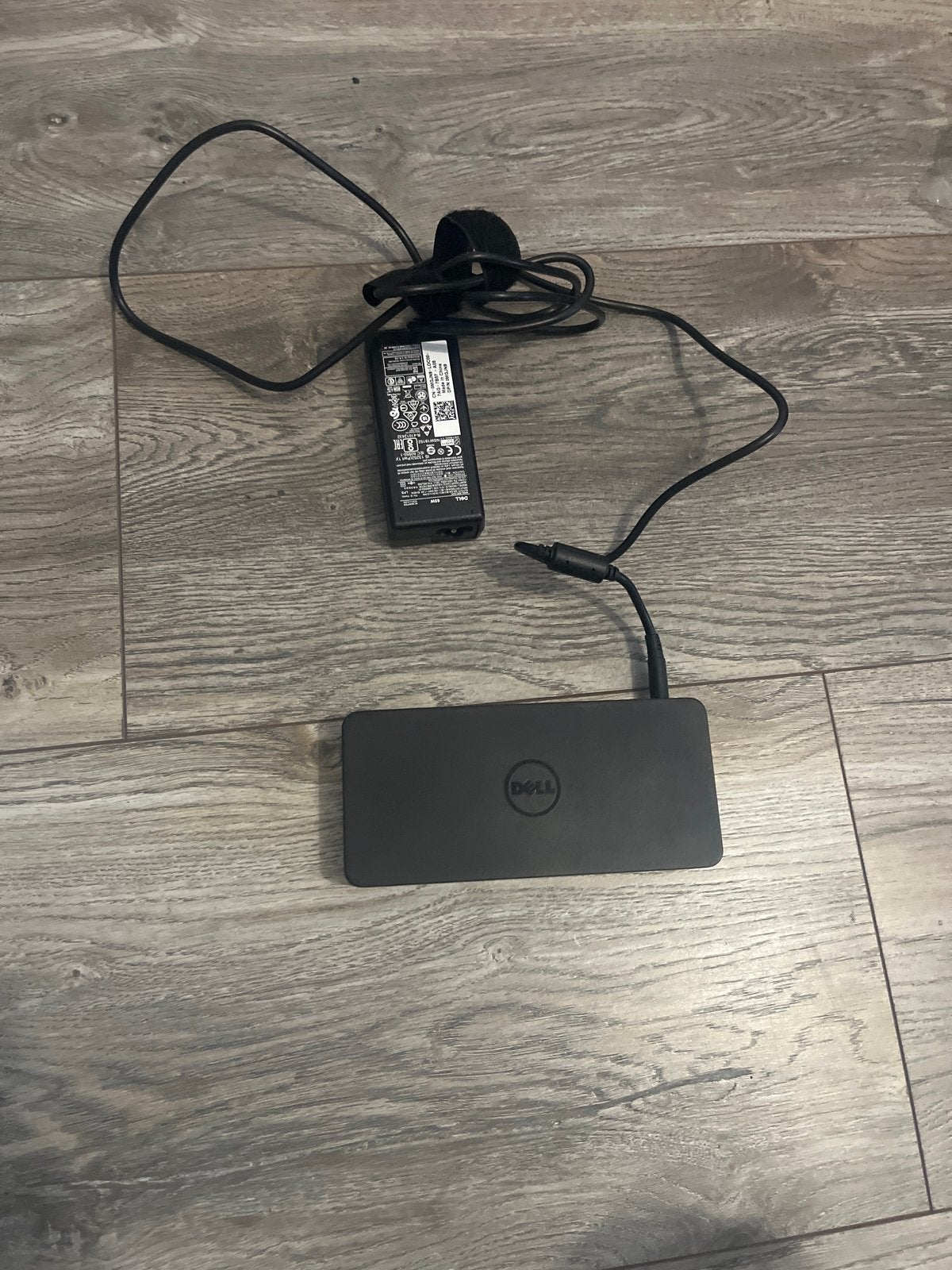 Dell docking D3100, Computers en Software, Ophalen of Verzenden, Zo goed als nieuw, Docking station, Laptop