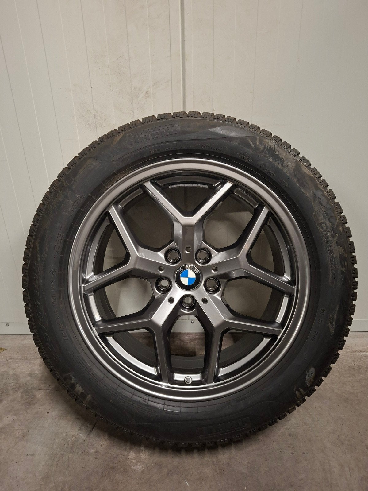 18' BMW 5 Serie i5 G60 G61 Styling 932 met winterbanden 8mm, Auto-onderdelen, 18 inch, Banden en Velgen, Personenwagen, 225 mm