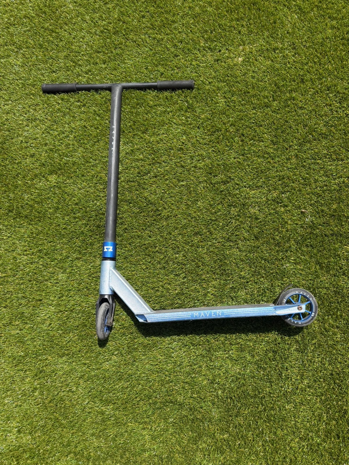 Maven stuntstep – blauw/zilver, Fietsen en Brommers, Steps, Ophalen, Zo goed als nieuw, Gewone step