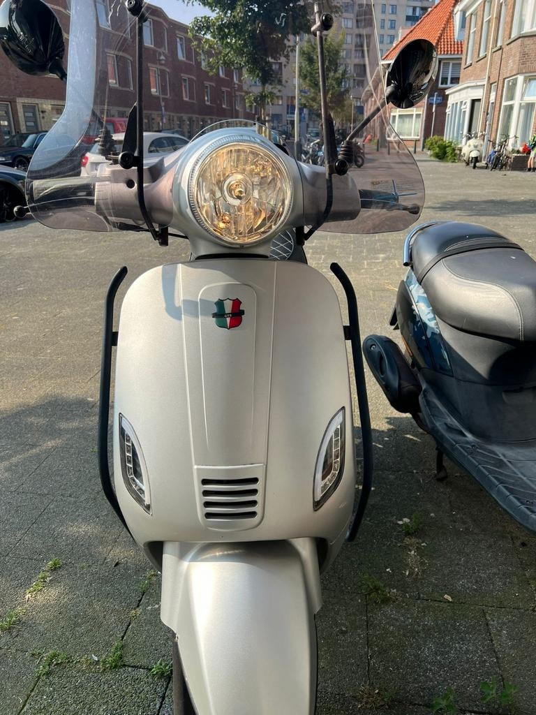GTS Snorscooter 25 Km/u - Zo goed als nieuw, Ophalen of Verzenden
