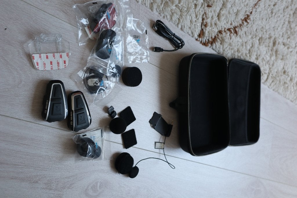 Cardo Scala Rider Q1 + Q3 + 3 helm-audiosets, Ophalen, Gebruikt