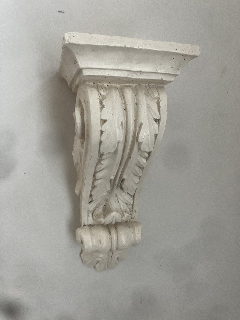Eén mooi console van gips, beige van kleur, Beige, Wandsculptuur, Gebruikt, Klassiek