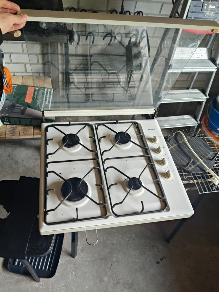 Gas stove, Witgoed en Apparatuur, Fornuizen, Ophalen, Vrijstaand, Gas, 4 kookzones