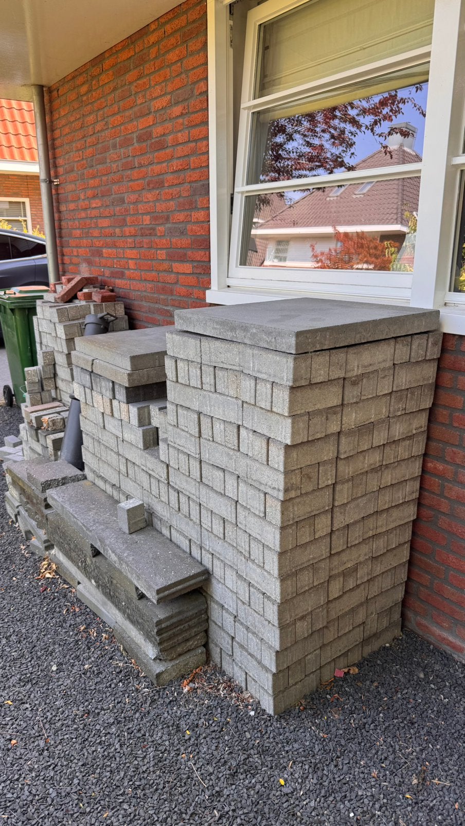 Gratis af te halen: Beton klinkers, bandjes een tegels, Ophalen, Gebruikt, Beton, Klinkers