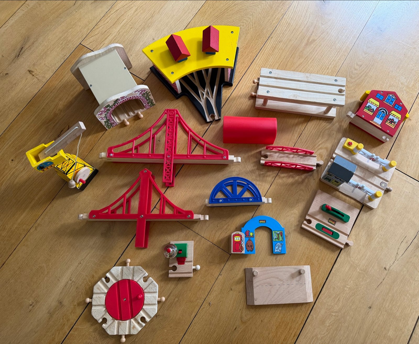 Houten trein baan met veel extra’s. Brio en Ikea, Kinderen en Baby's, Speelgoed | Houten speelgoed, Ophalen of Verzenden, Gebruikt