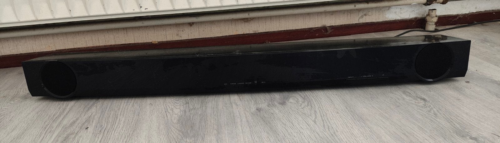 Yamaha Yas - 101 soundbar met ingebouwde subwoofers, Ophalen