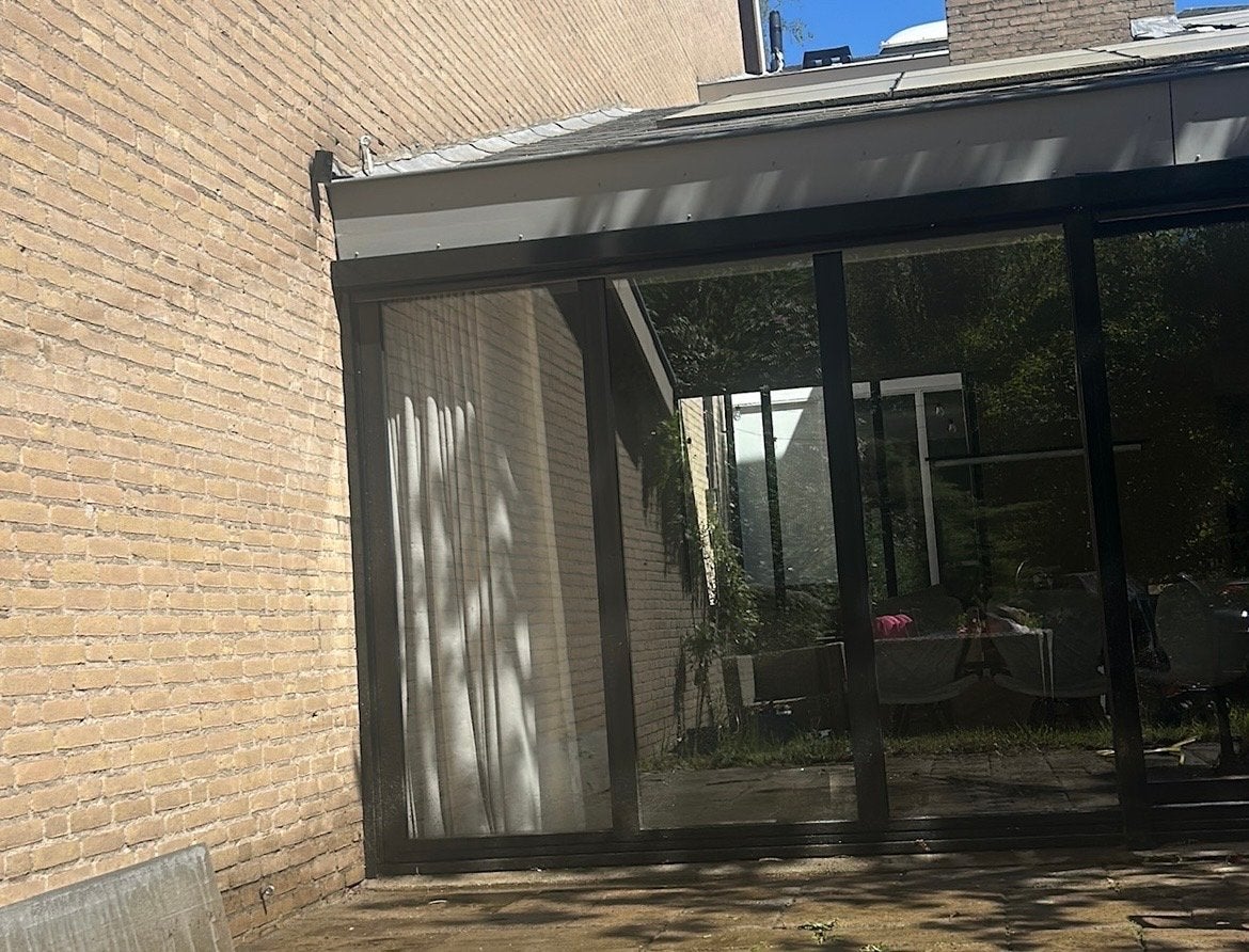 2 elektrische, verduisterende screens (260x210 cm), Ophalen, Elektrisch, Zo goed als nieuw, 150 tot 300 cm