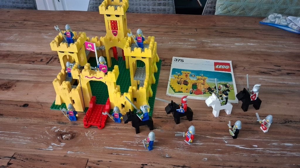 Lego gele kasteel – 375 / 6075, Kinderen en Baby's, Speelgoed | Duplo en Lego, Gebruikt, Lego, Ophalen of Verzenden, Compleet