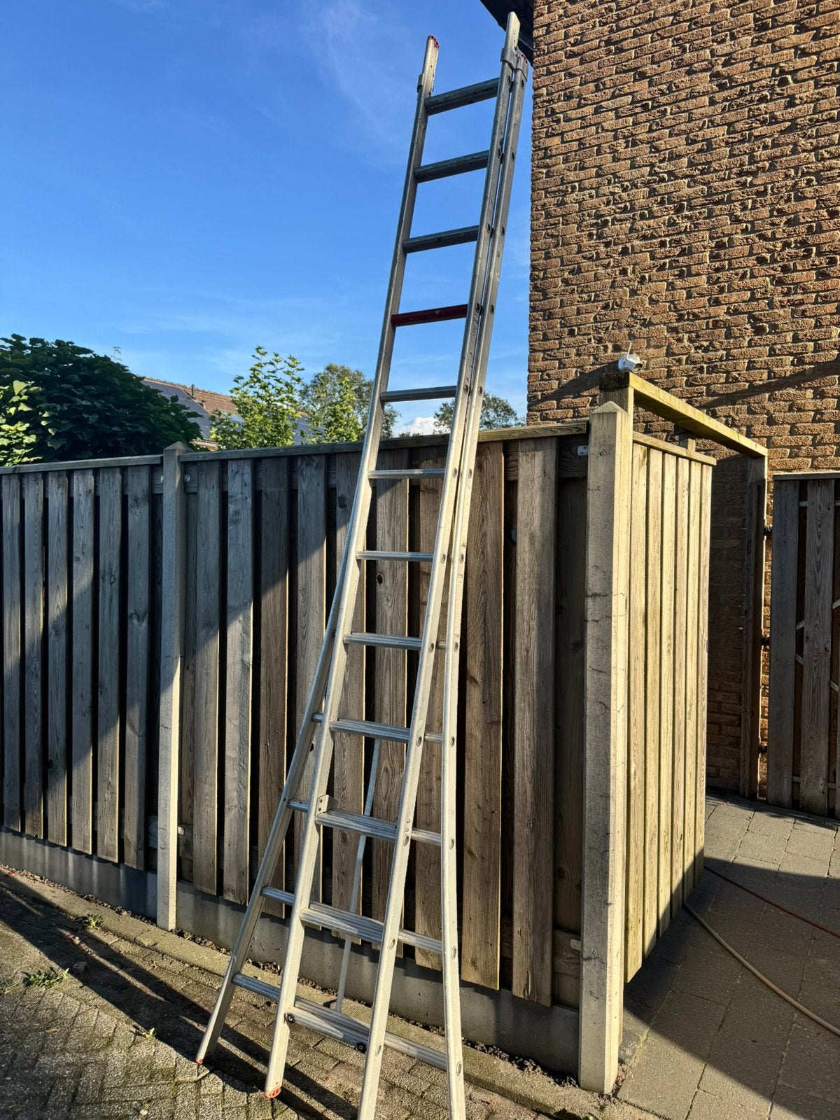 Aluminium ladder van altrex , ladder is 5,8 meter hoog, Ophalen, Gebruikt, Ladder, Opvouwbaar of Inschuifbaar