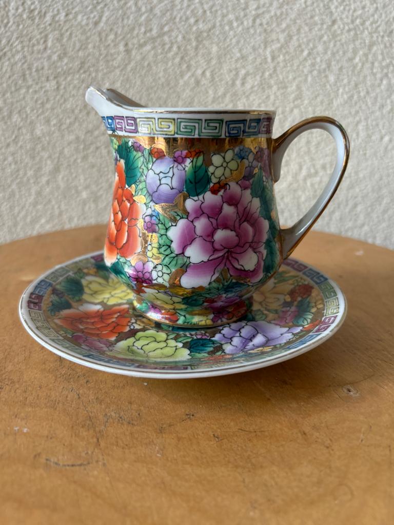 Vintage Chinese Melkkannetje met Schotel - Handgeschilderd, Antiek en Kunst, Antiek | Porselein, Ophalen of Verzenden