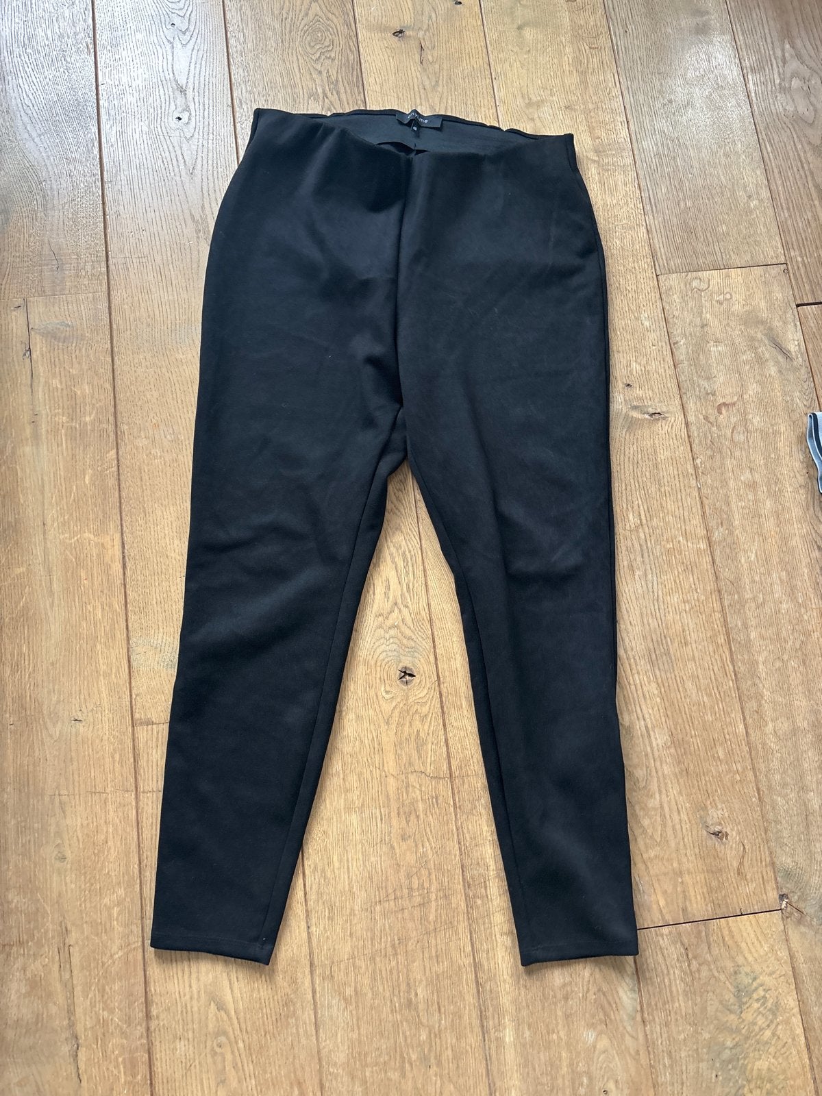 Zwarte suède look broek Anytime maat 48, Kleding | Dames, Ophalen of Verzenden, Nieuw, Maat 46/48 (XL) of groter, Zwart