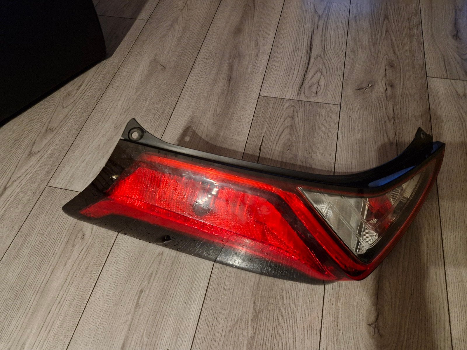 Linker achterlicht Toyota Aygo 2019 - Kleine barst, Ophalen of Verzenden, Gebruikt, Toyota