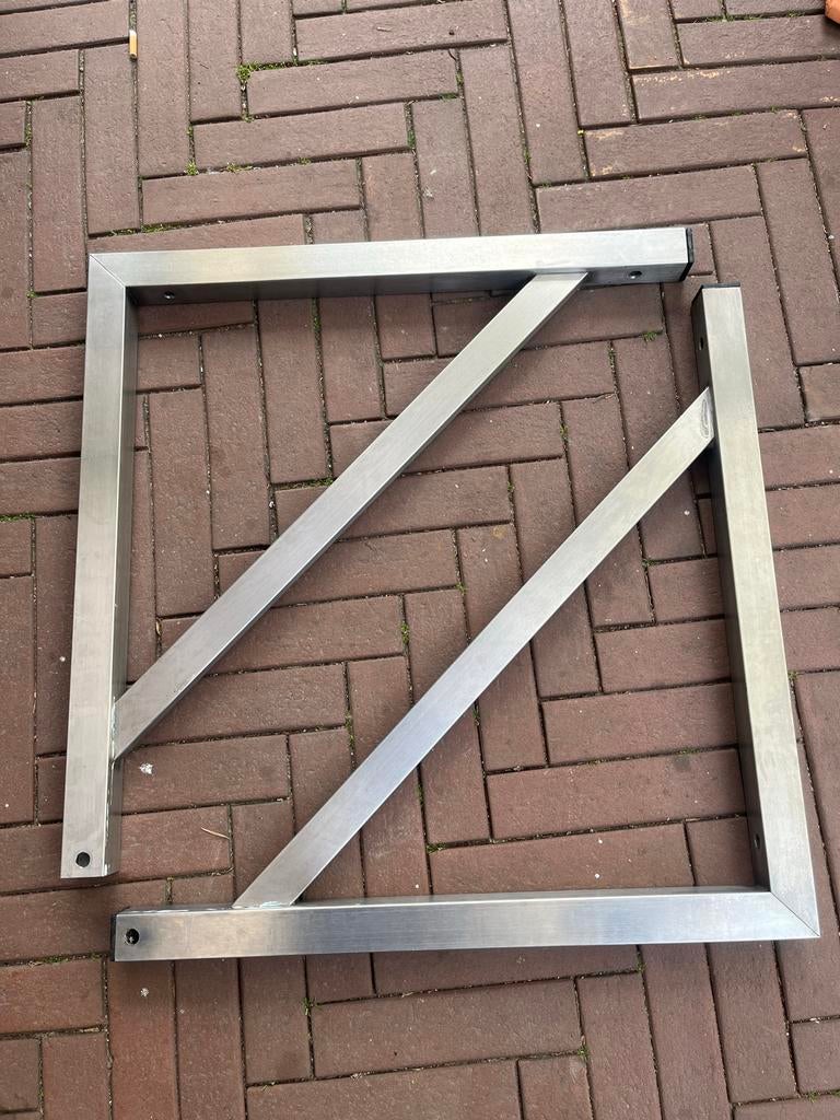 2x Metalen frame / onderstel voor tafel, bank of rekken., Huis en Inrichting, Overige Huis en Inrichting, Ophalen, Gebruikt