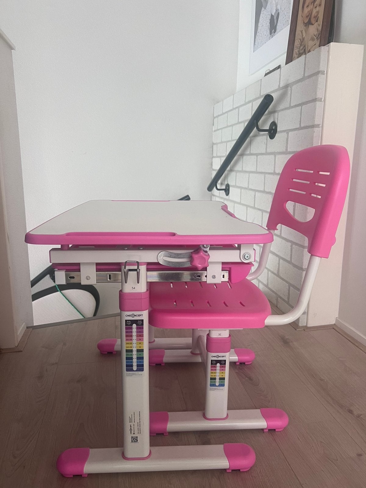 Verstelbaar bureau en tekentafel voor 6-9 jarige, Ophalen, Gebruikt, Roze, 46 cm