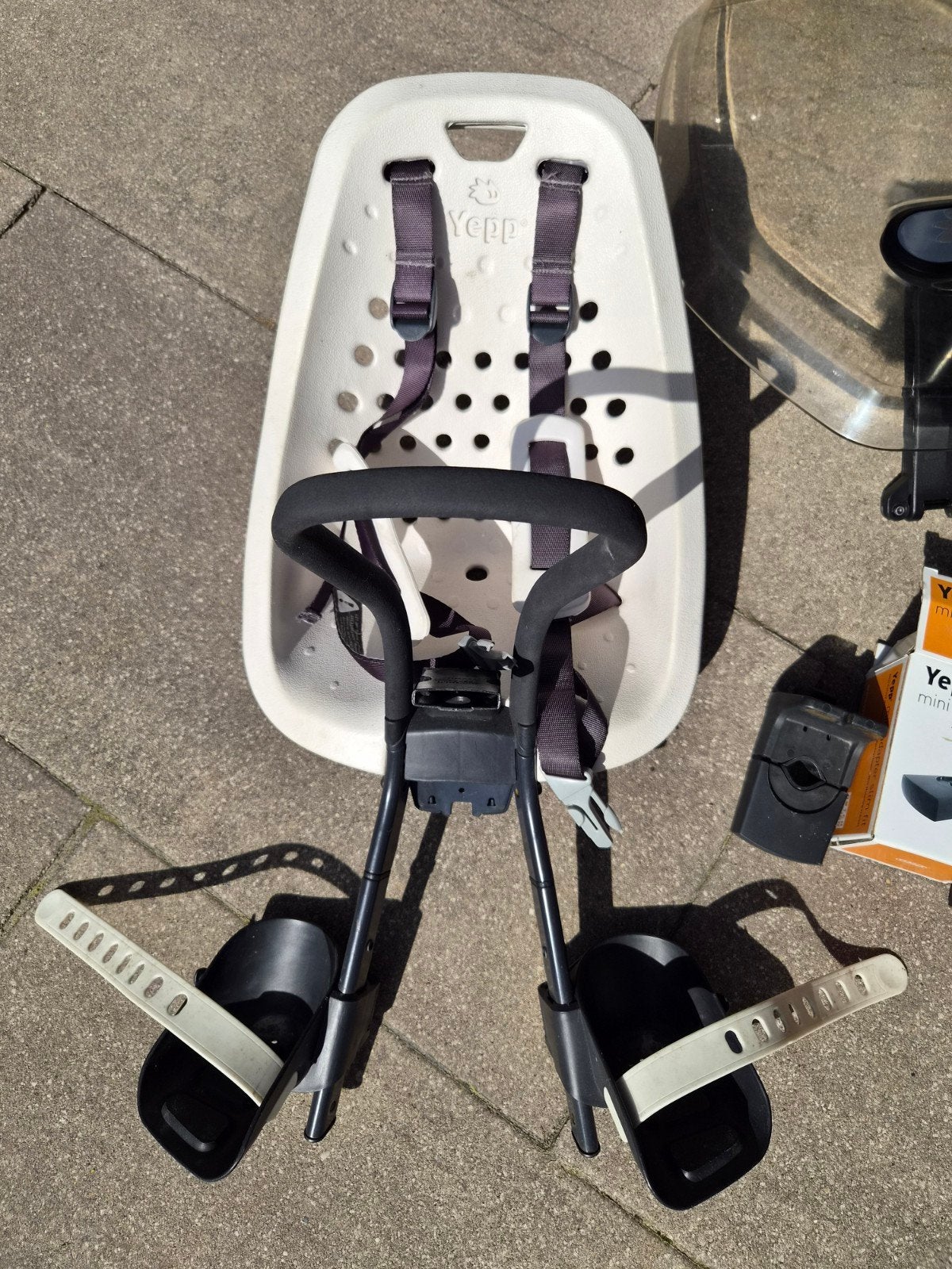 Yepp fietsstoel met scherm en 2x montage adapter, Fietsen en Brommers, Yepp GMG, Voetsteuntjes, Voorzitje, Ophalen of Verzenden