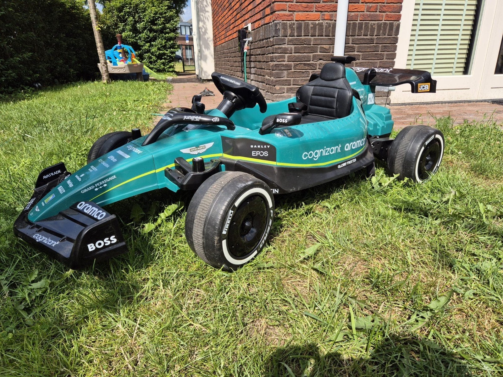 Aston Martin F1 elektrische kinderauto, Ophalen, Zo goed als nieuw