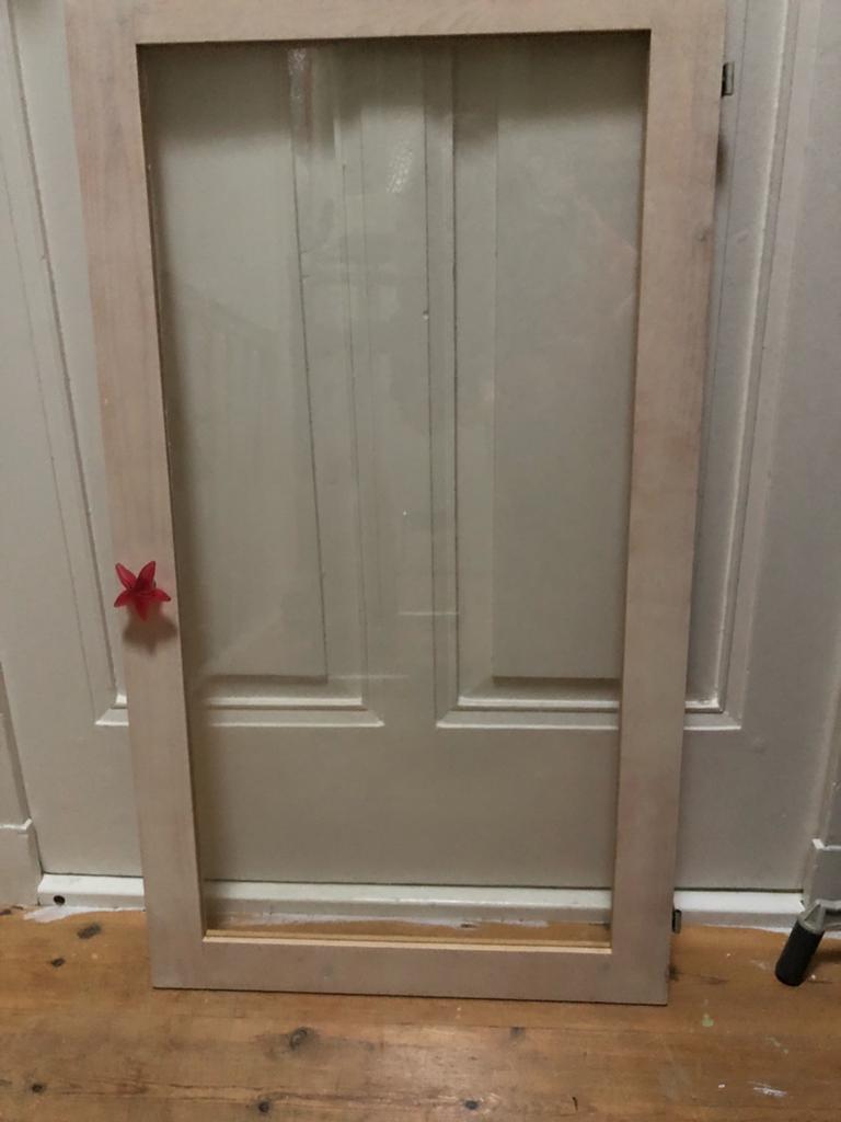 Wedeka boekenkast glazen kastdeurtjes, Ophalen, Gebruikt, Minder dan 80 cm, Overige typen