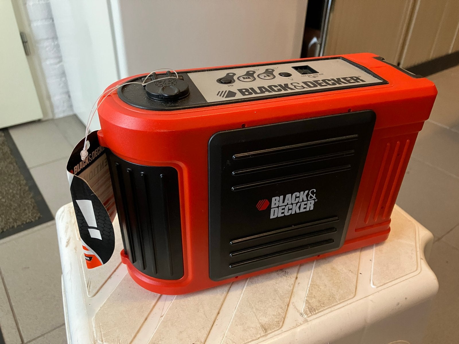 Black & Decker Bdv040 Jump Starter met 12V DC adapter, Ophalen of Verzenden, Zo goed als nieuw
