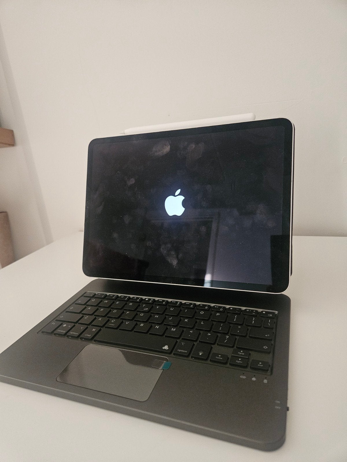 Apple iPad Pro 5G met Magic Keyboard en Apple Pencil, Zwart, 11 inch, Ophalen of Verzenden, Zo goed als nieuw