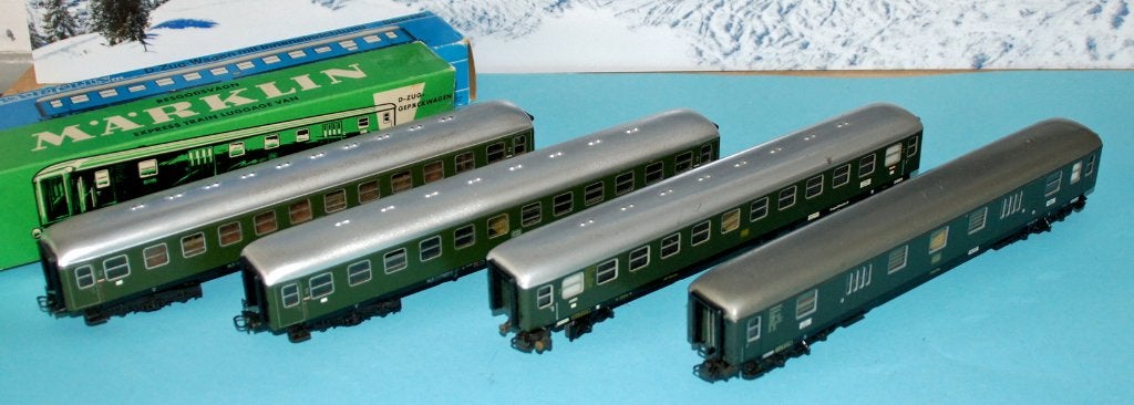 Marklin Metalen personenwagens 4022, 4026, 4052, Wisselstroom, Wagon, Ophalen of Verzenden, Zo goed als nieuw
