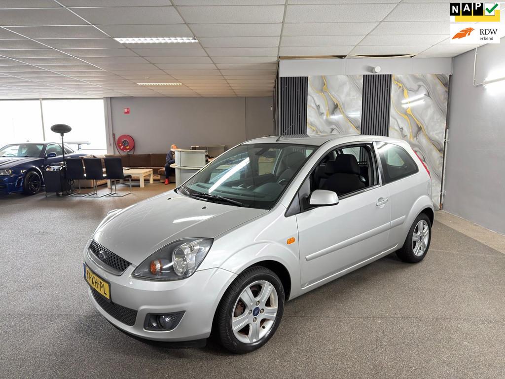 Ford Fiesta 1.3-8V Futura Apk Nieuw,2e eigenaar,Airco,E-Rame, 1299 cc, Stof, Zwart, 4 cilinders